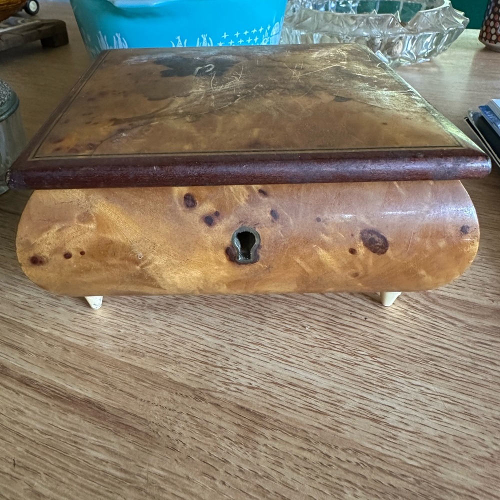 Vintage Reuge music box made in Italy